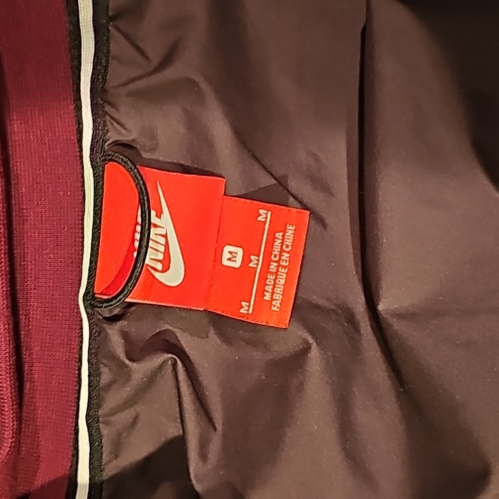 Woman Nike jacket purple.size medium - Picture 7 of 7
